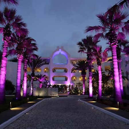 The Mirage Resort & Spa 哈馬馬特 外观 照片 The resort at night
