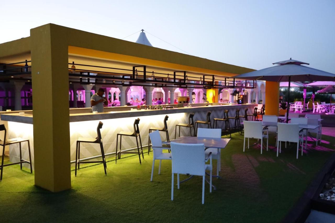 The Mirage Resort & Spa 哈馬馬特 外观 照片 The bar at the rooftop