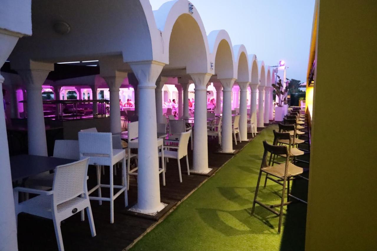The Mirage Resort & Spa 哈馬馬特 外观 照片 The roof terrace at the hotel