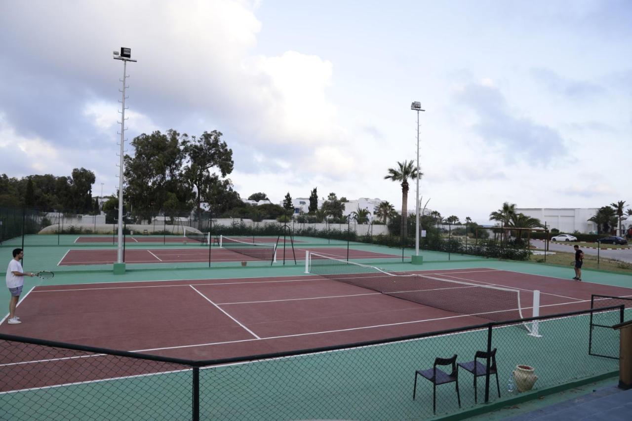 The Mirage Resort & Spa 哈馬馬特 外观 照片 Tennis courts at the La Jolla Tennis Club