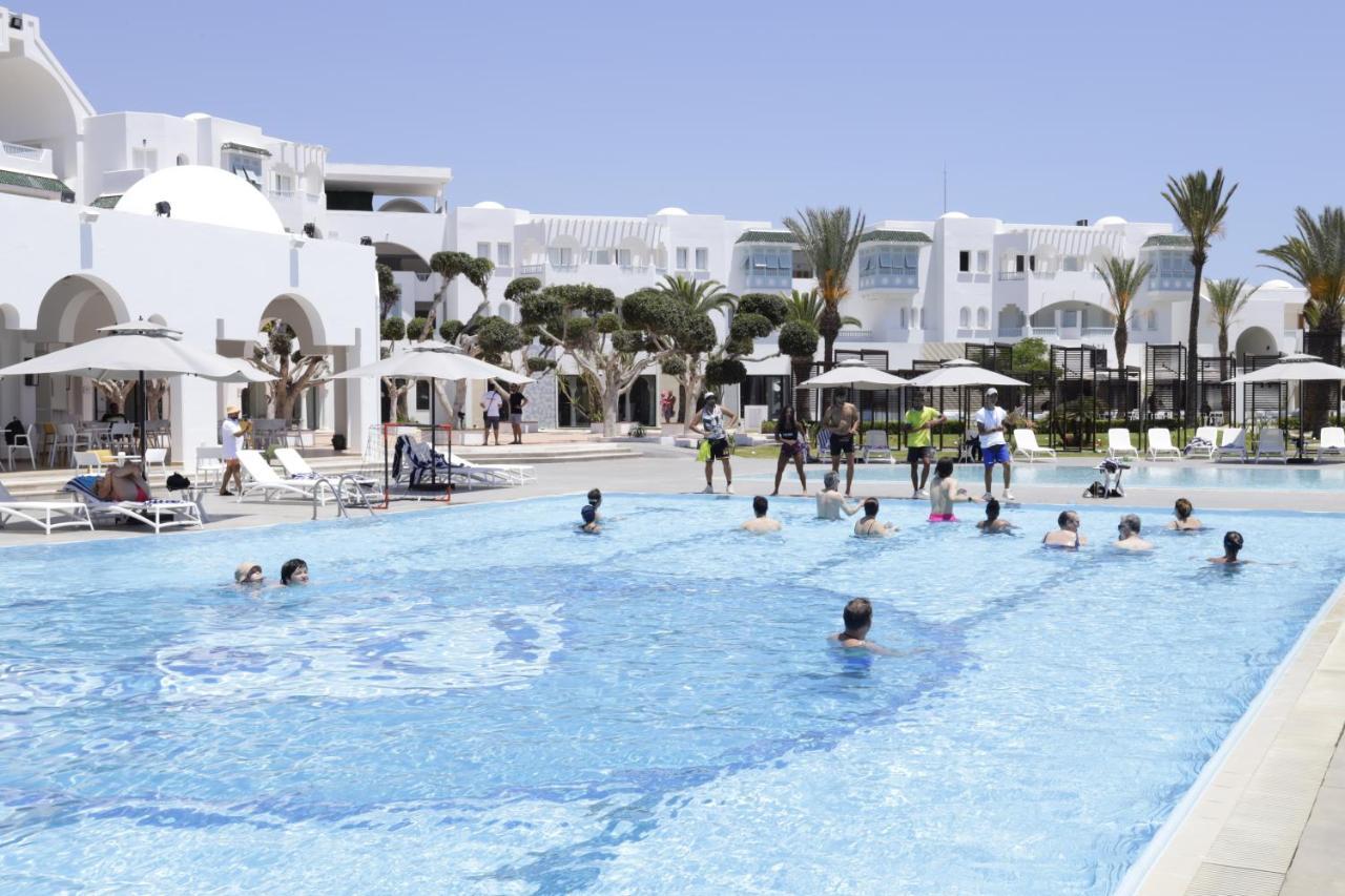 The Mirage Resort & Spa 哈馬馬特 外观 照片 A swimming pool in Tunisia