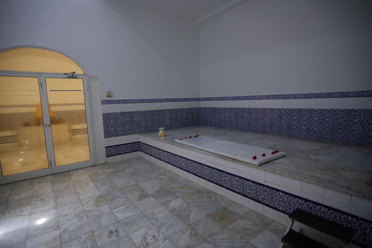 The Mirage Resort & Spa 哈馬馬特 外观 照片 A hammam in Tunisia